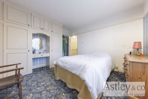 bed2- click for photo gallery